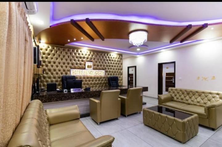 Hotel Prince Palace Бангалор Екстериор снимка